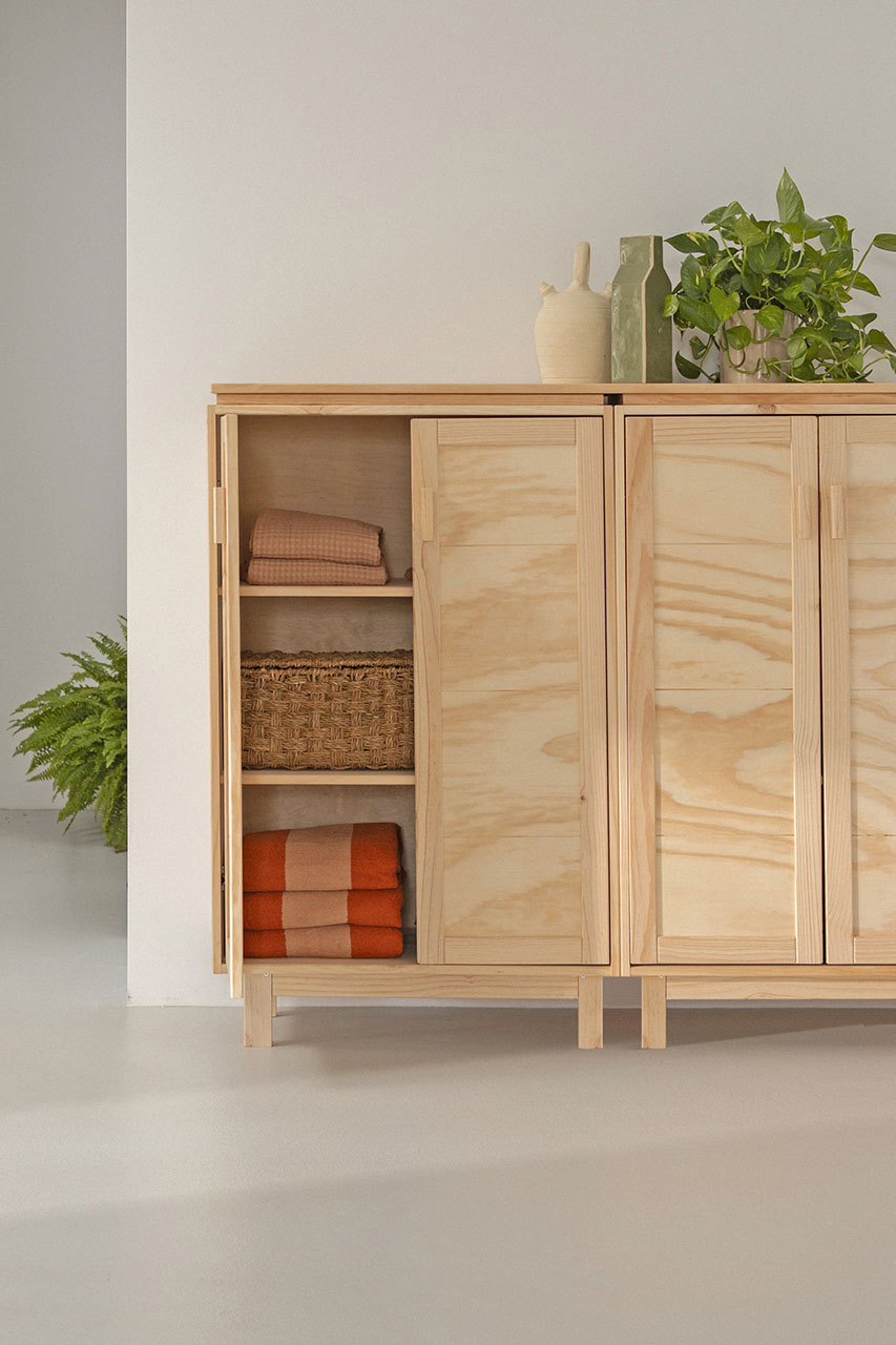 Imagen de ambiente 2 para:Armario bajo aparador de madera natural